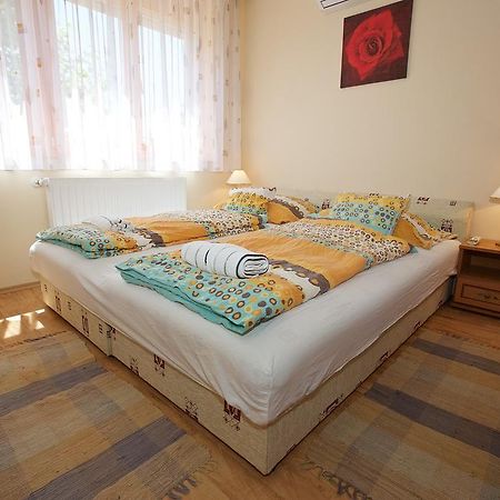 Zoli Apartmanok-Brody 51-53 Hajduszoboszlo Exterior photo
