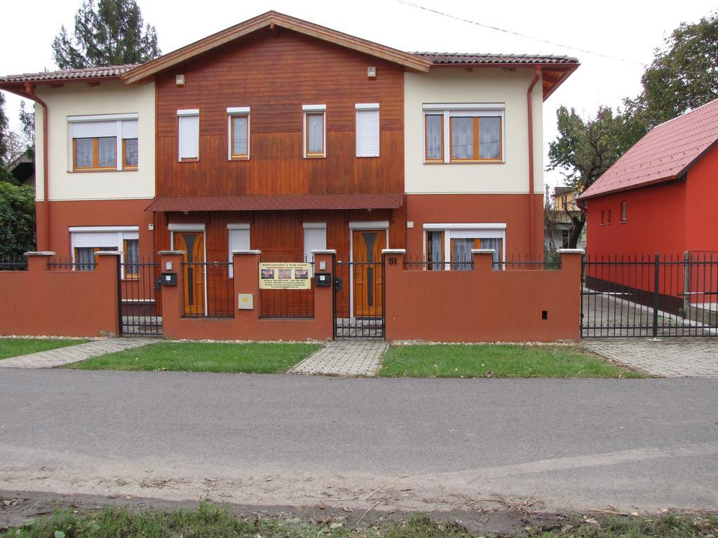 Zoli Apartmanok-Brody 51-53 Hajduszoboszlo Exterior photo