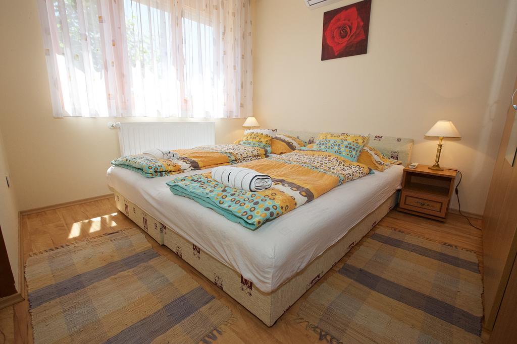 Zoli Apartmanok-Brody 51-53 Hajduszoboszlo Exterior photo