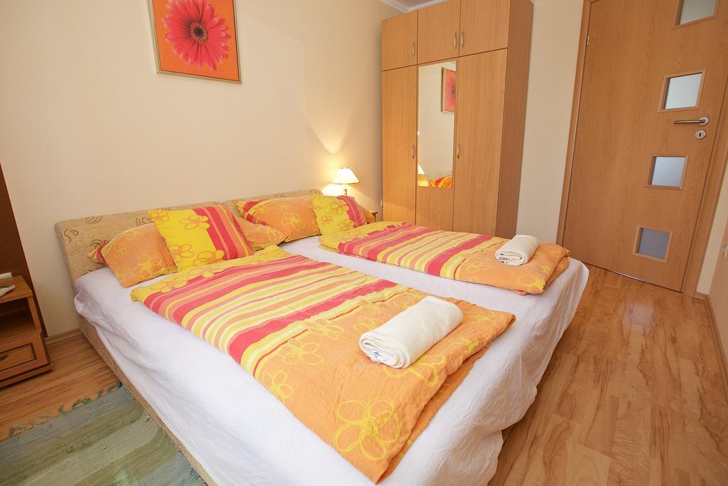 Zoli Apartmanok-Brody 51-53 Hajduszoboszlo Exterior photo