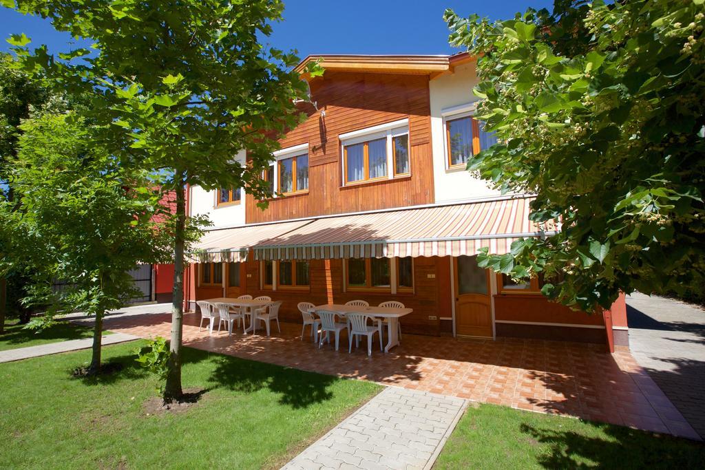 Zoli Apartmanok-Brody 51-53 Hajduszoboszlo Exterior photo