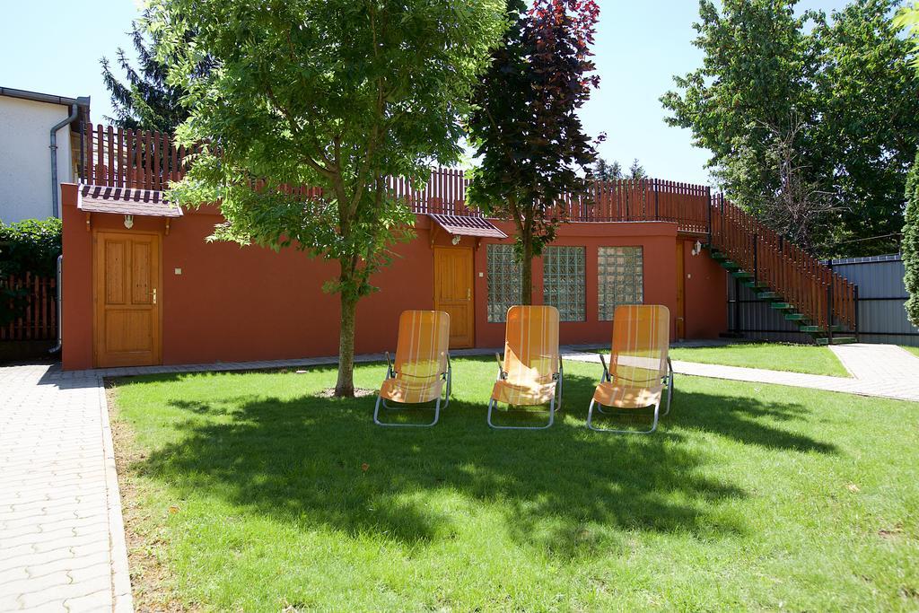 Zoli Apartmanok-Brody 51-53 Hajduszoboszlo Exterior photo